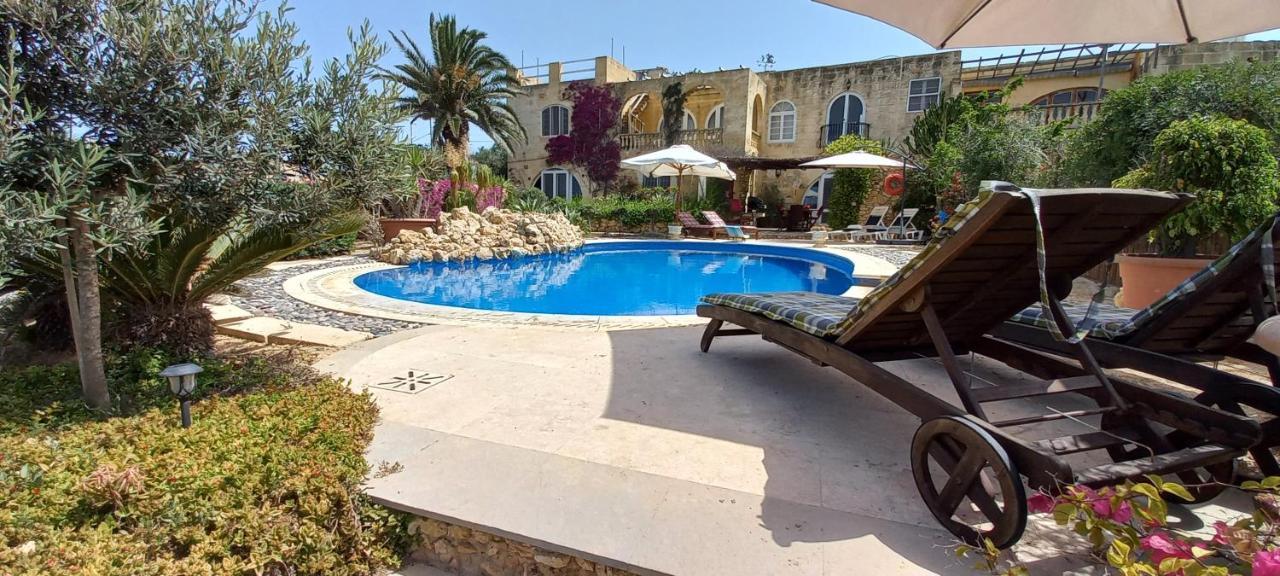 Dar Ta' Xmun - Idyllic With Pool, Garden, Seaview & Sunset Holiday home *