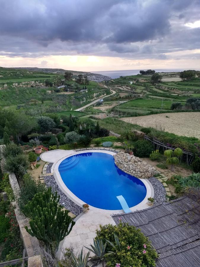 Dar Ta' Xmun - Idyllic With Pool, Garden, Seaview & Sunset *